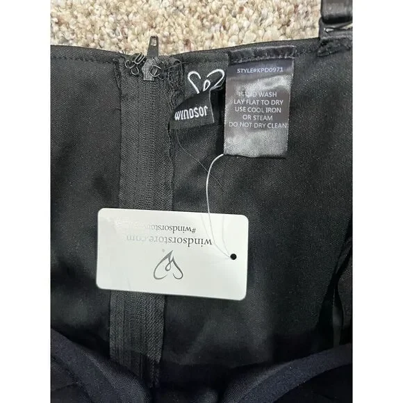 NWT Windsor Black Satin Bodysuit With Black Feather Detail Women’s L - Picture 10 of 11